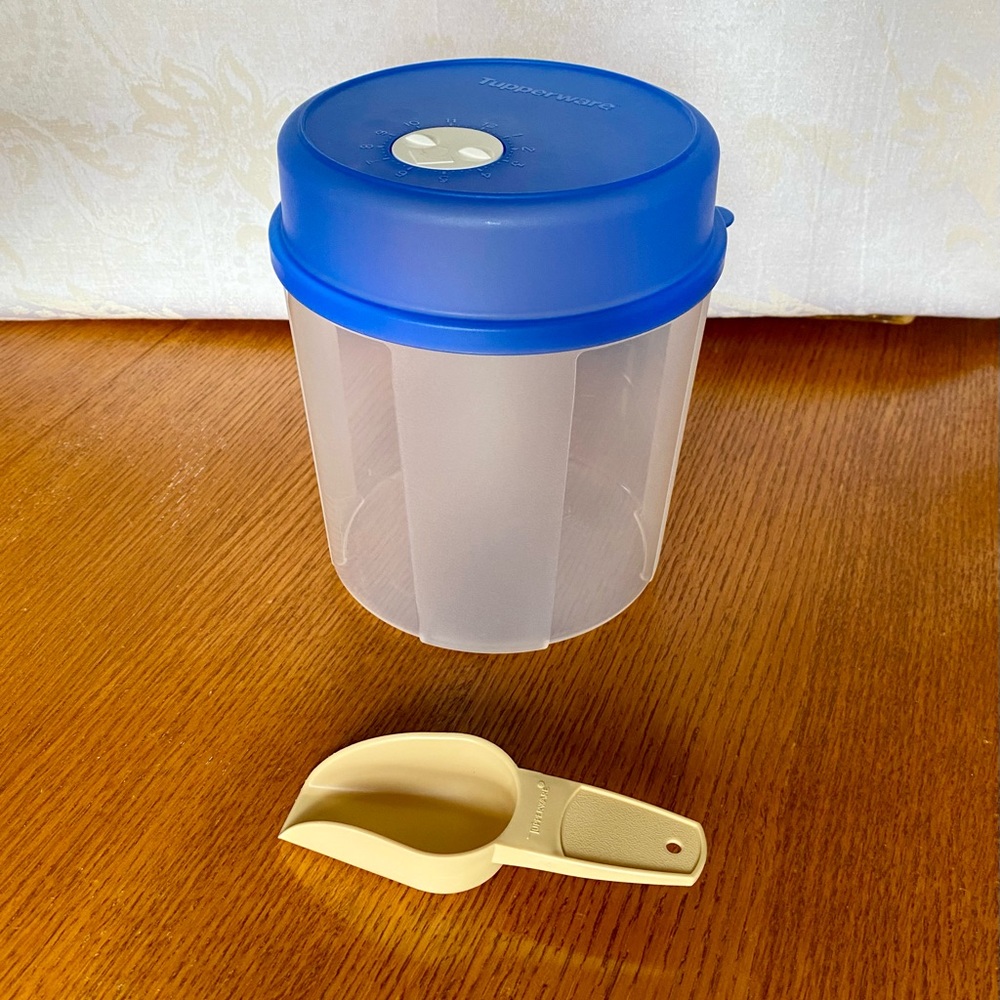 Tupperware Container with Scoop